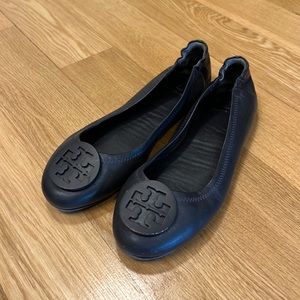 Tory Burch Minnie Travel Flat — Dark Blue